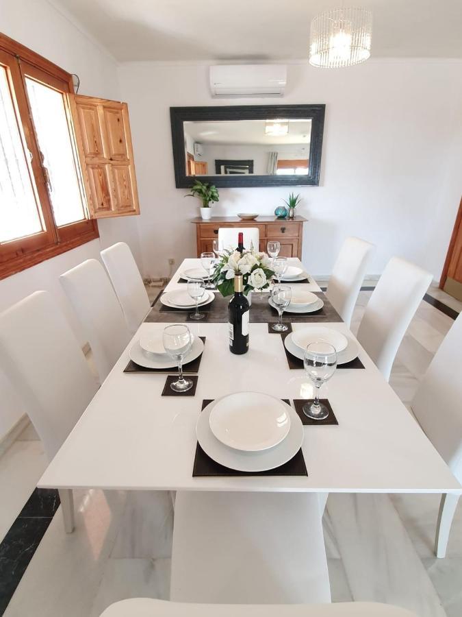 Beautiful 5 Bedroom Villa, Sea Views, Private Pool, Estepona Newly Refurbished Екстер'єр фото