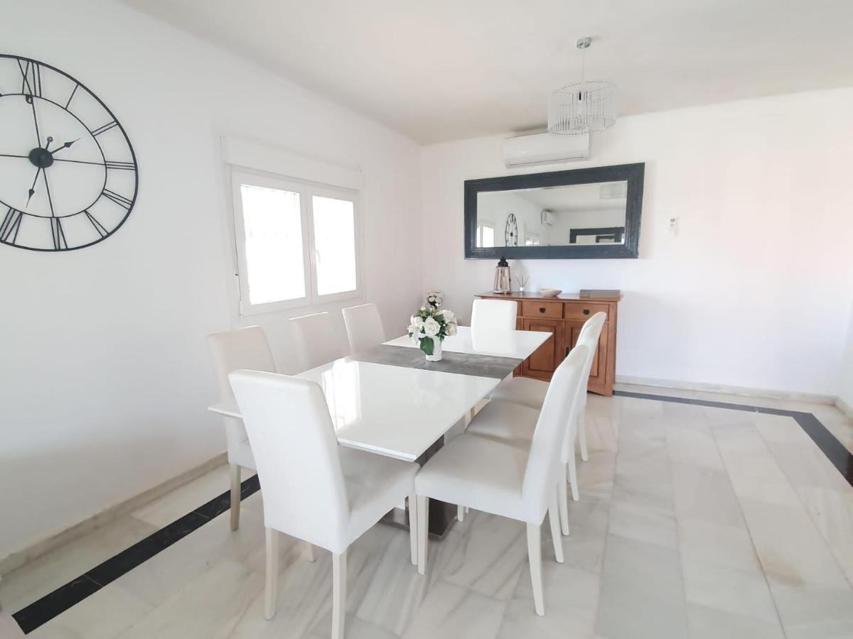 Beautiful 5 Bedroom Villa, Sea Views, Private Pool, Estepona Newly Refurbished Екстер'єр фото