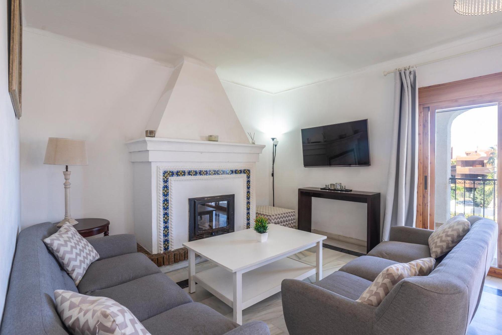 Beautiful 5 Bedroom Villa, Sea Views, Private Pool, Estepona Newly Refurbished Екстер'єр фото