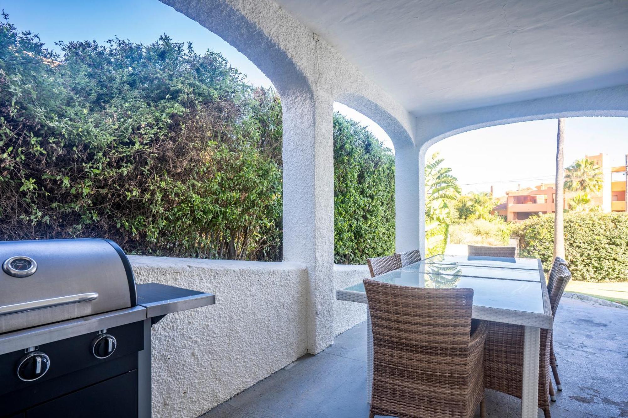 Beautiful 5 Bedroom Villa, Sea Views, Private Pool, Estepona Newly Refurbished Екстер'єр фото