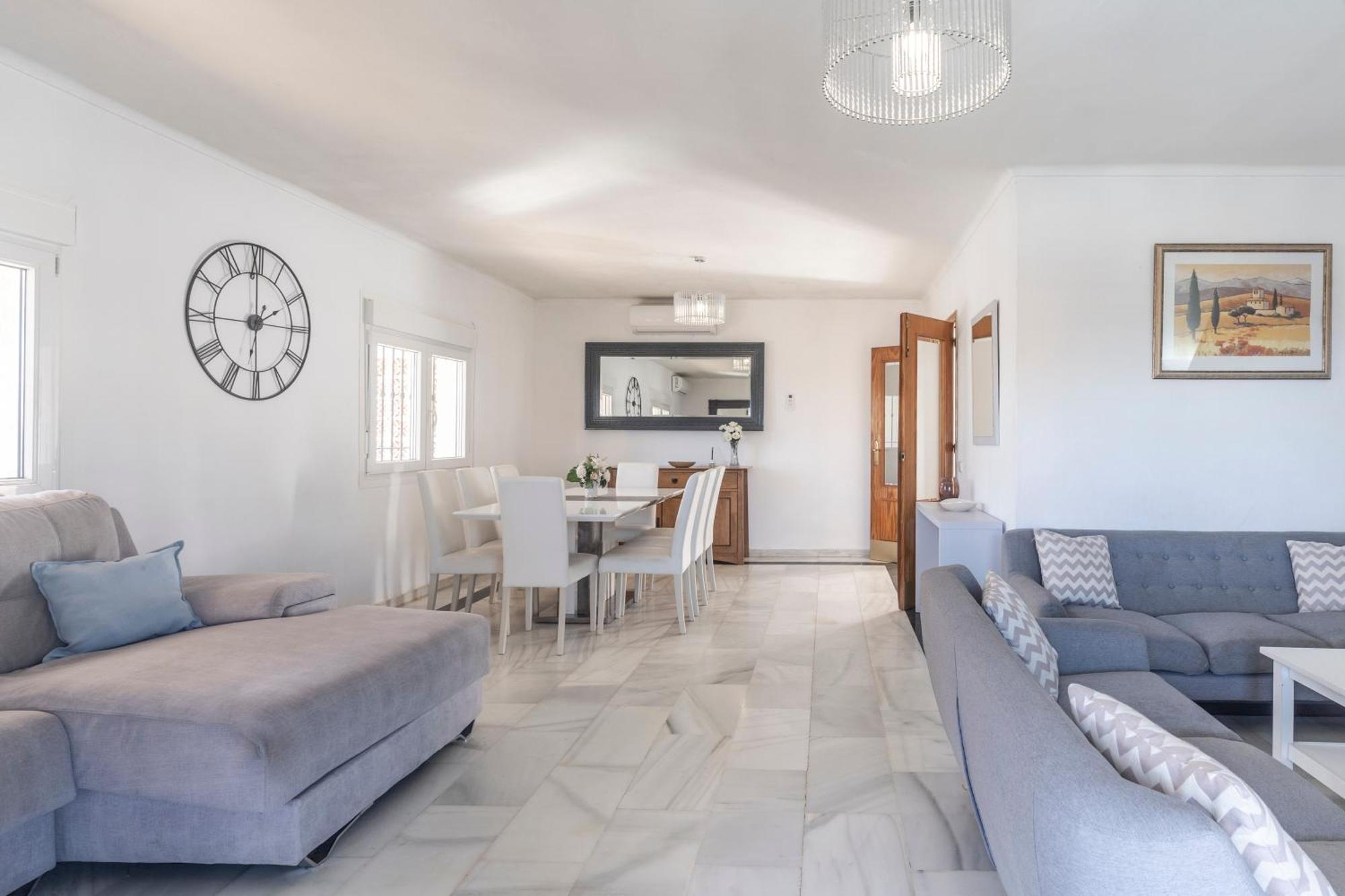Beautiful 5 Bedroom Villa, Sea Views, Private Pool, Estepona Newly Refurbished Екстер'єр фото