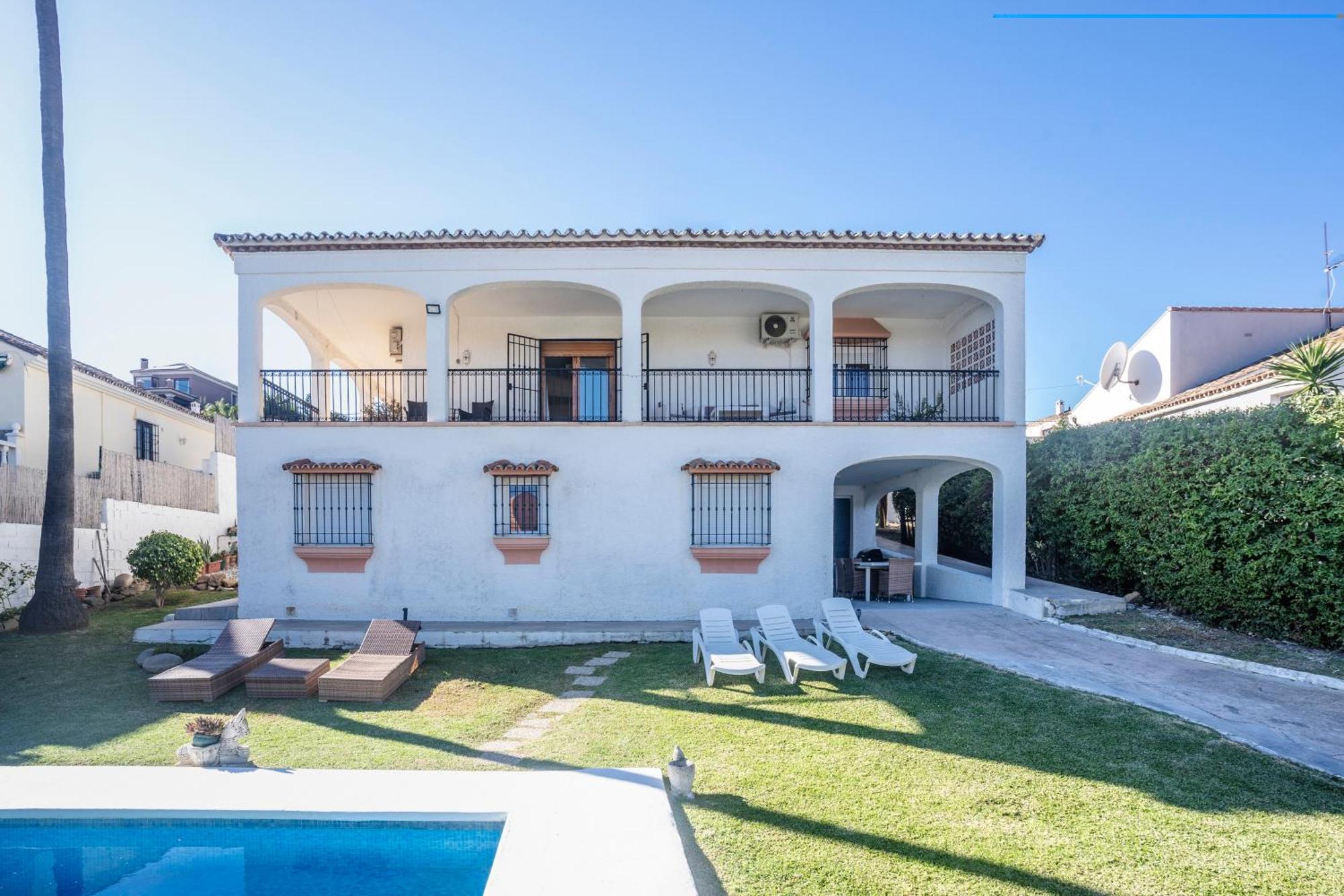 Beautiful 5 Bedroom Villa, Sea Views, Private Pool, Estepona Newly Refurbished Екстер'єр фото