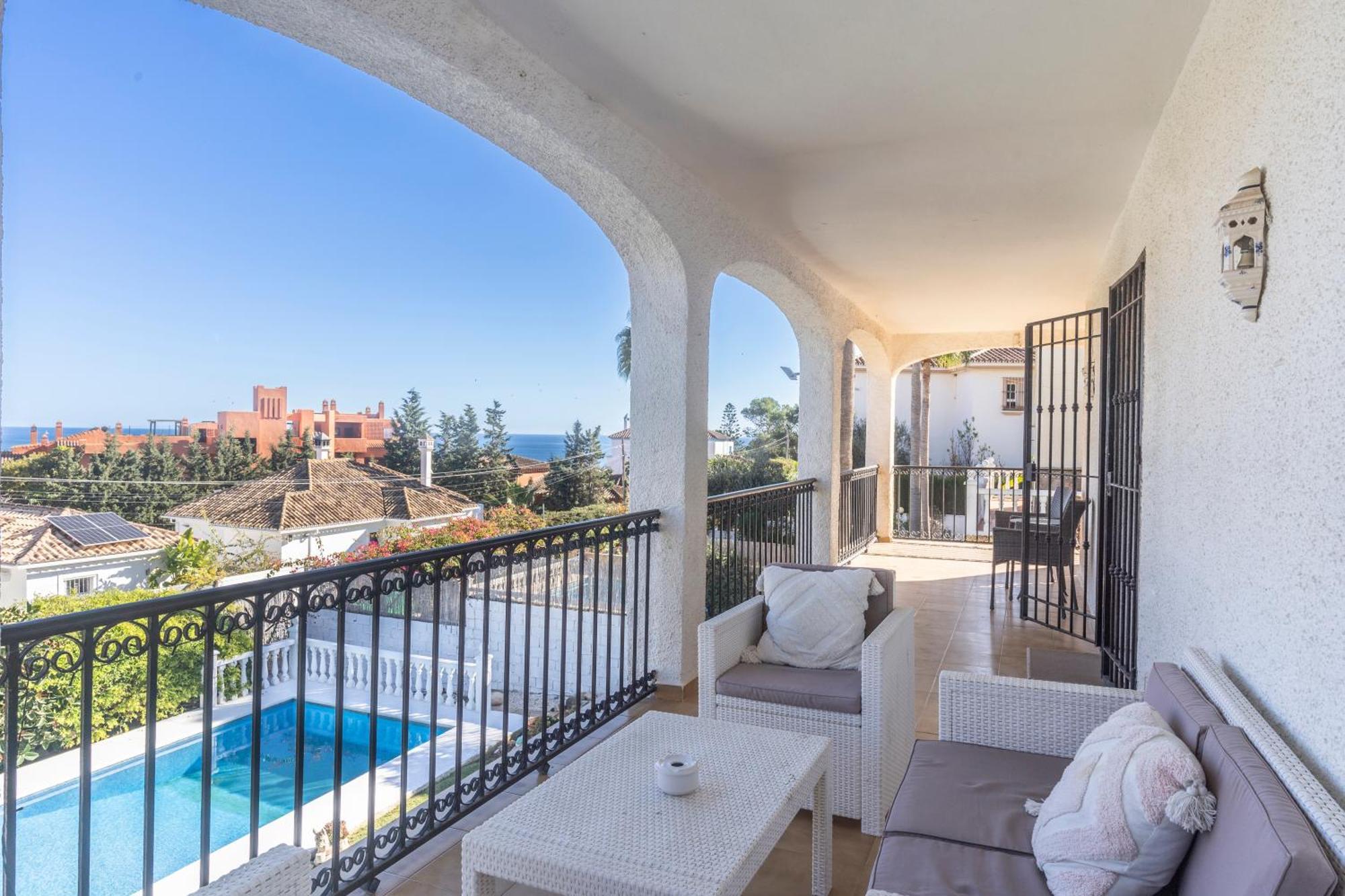 Beautiful 5 Bedroom Villa, Sea Views, Private Pool, Estepona Newly Refurbished Екстер'єр фото